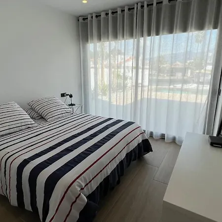 Holiday home Moderna Con Piscina Y Vistas Al Canal En Roses