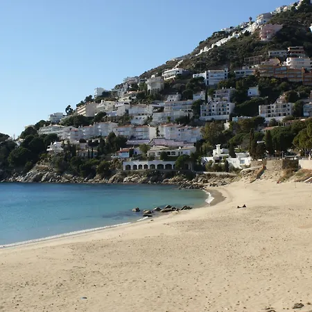 Holiday home Moderna Con Piscina Y Vistas Al Canal En Roses