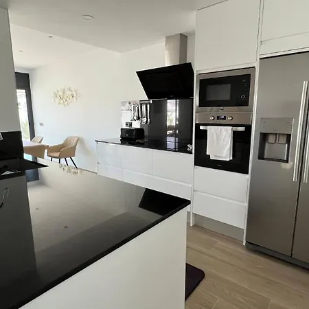 Holiday home Moderna Con Piscina Y Vistas Al Canal En *