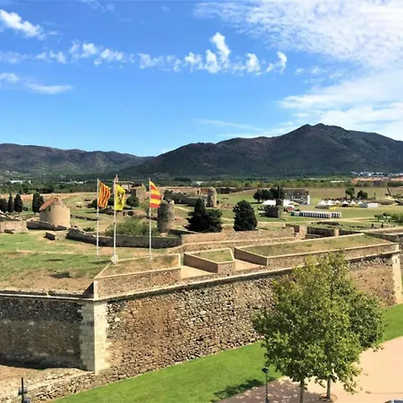 Hébergement de vacances Moderna Con Piscina Y Vistas Al Canal En Roses